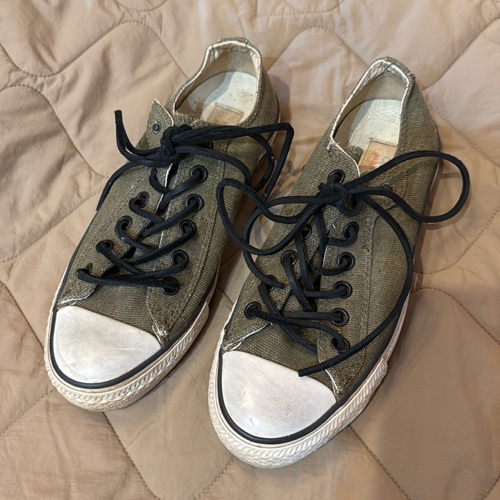 John Varvatos / All Star Converse sneaker - leather strings! Like new ✨